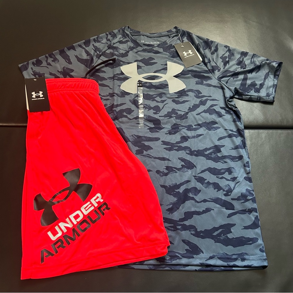 NWT Under Armour Athletic Set Boys Youth Size XL